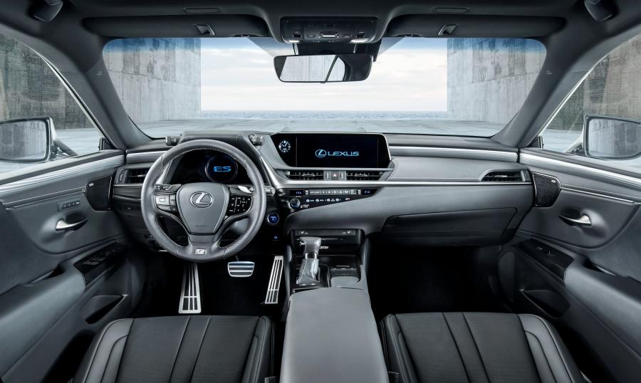 Торпедо Lexus ES300h F-Sport 2018 года  (WW) (фото 17 из 46)